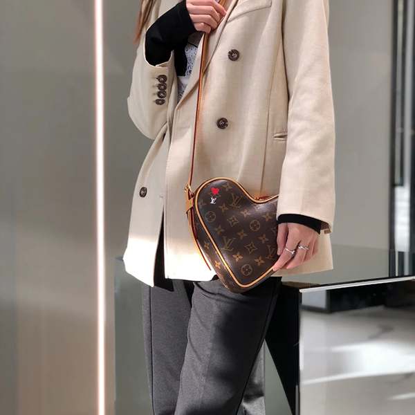 21新作ルイヴィトン 激安 バッグ サッククール ショルダーバッグハートモノグラム M57456